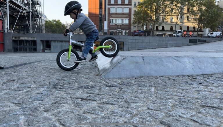 How to teach kids balance bike How to teach toddlers balance bike