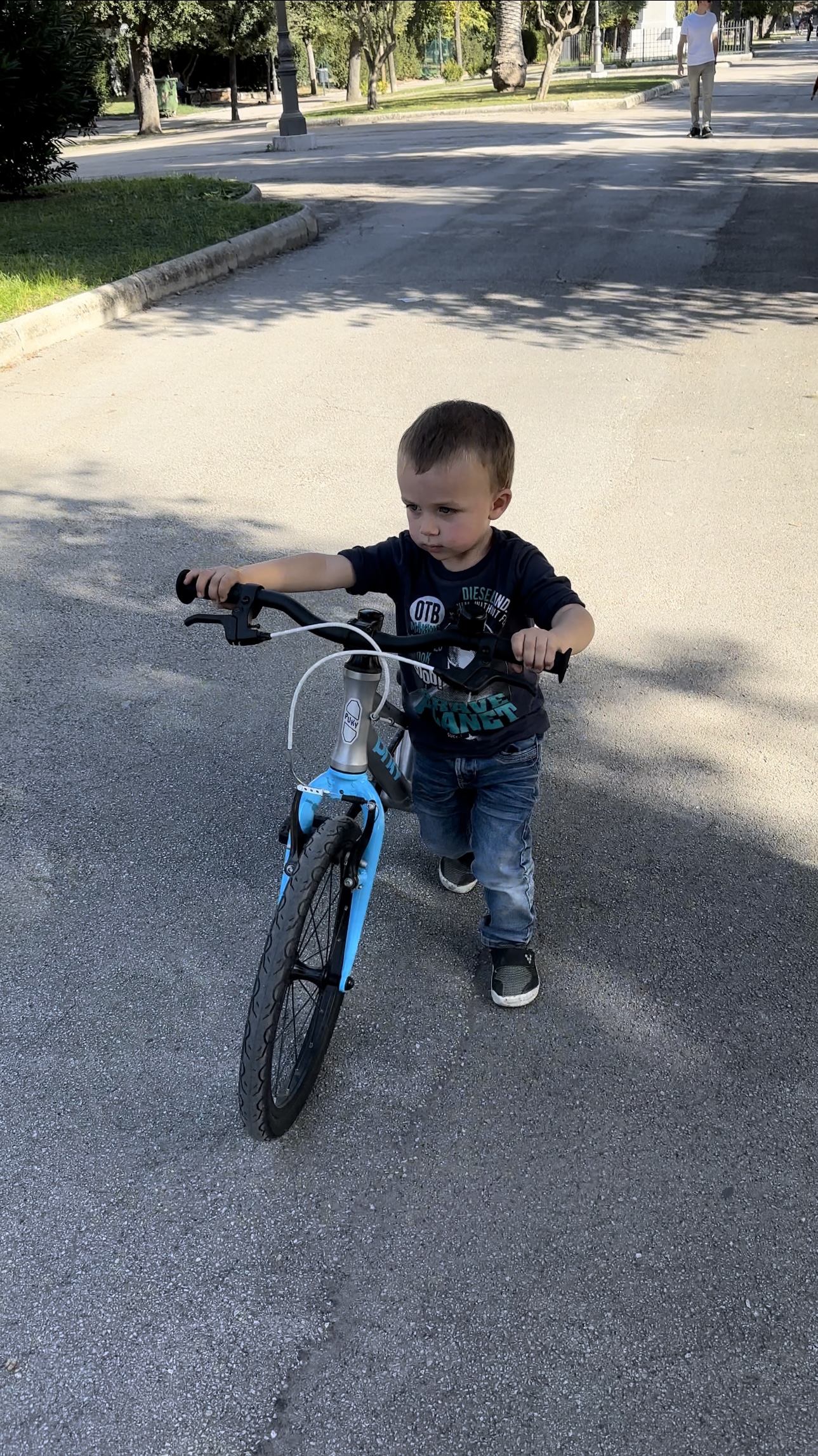 How to teach toddlers to ride a bicycle How to teach kids to ride a bicycle